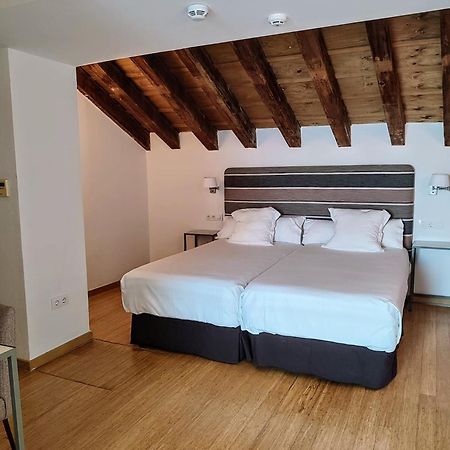 Hotel Simon Sevilla Bagian luar foto